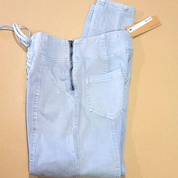 DO+BE High Waisted Tie-up Jeans - Picture 4 of 15